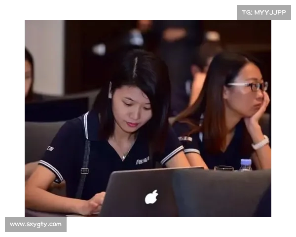 足球球员租借转会流程全解析 从谈判到正式加盟的每一步 足球球员租借转会流程全解析 从谈判到正式加盟的每一步